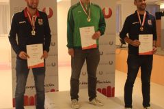 Männerklasse stehend aufgelegt